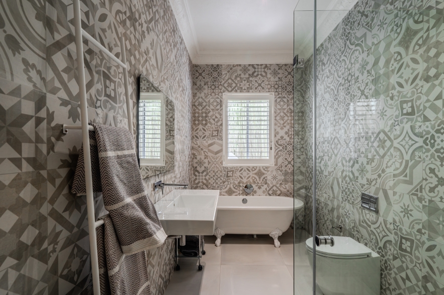 5 Bedroom Property for Sale in Simons Kloof Western Cape